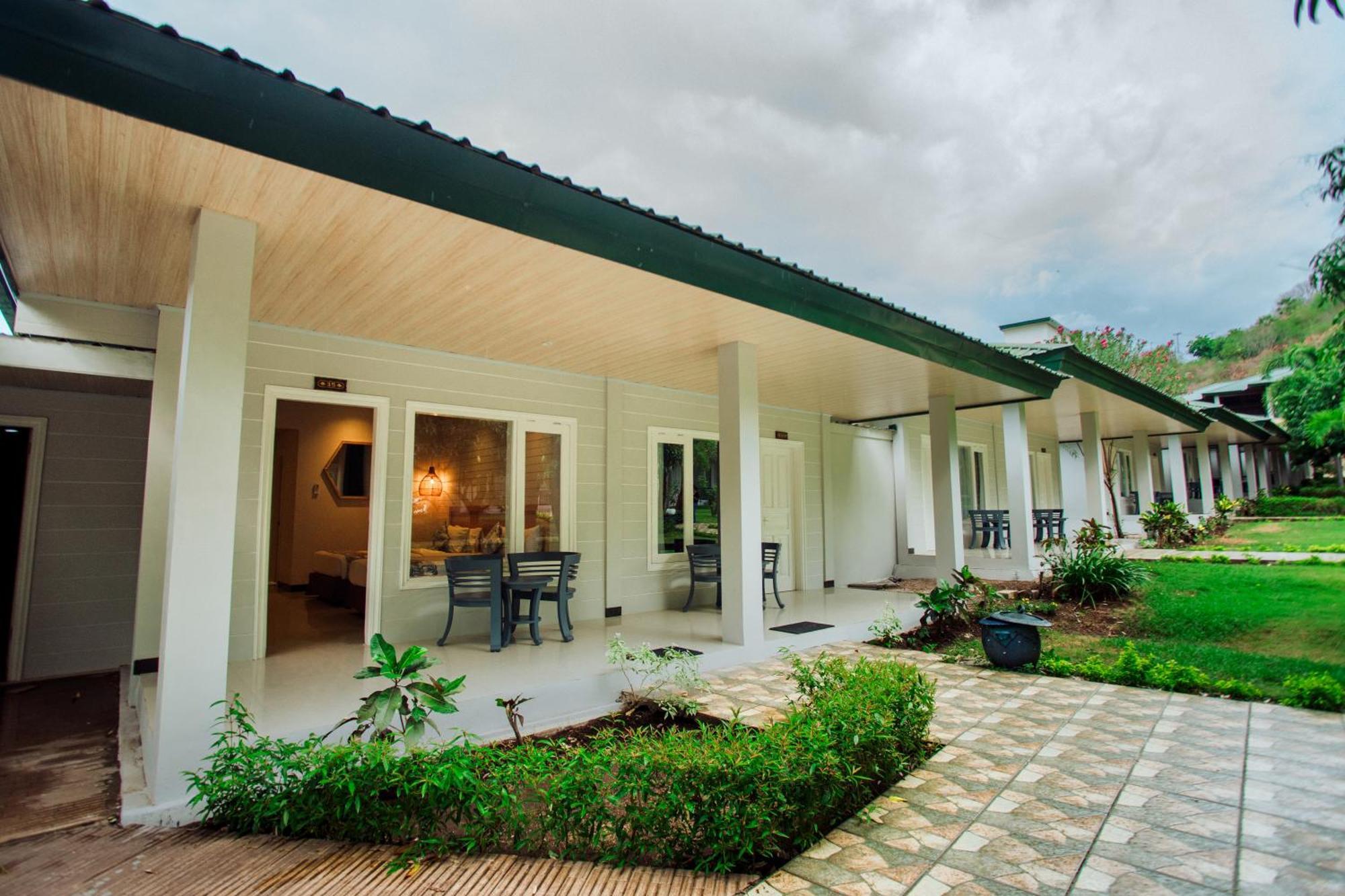 Sylvia Hotel & Resort Komodo Labuan Bajo Eksteriør bilde